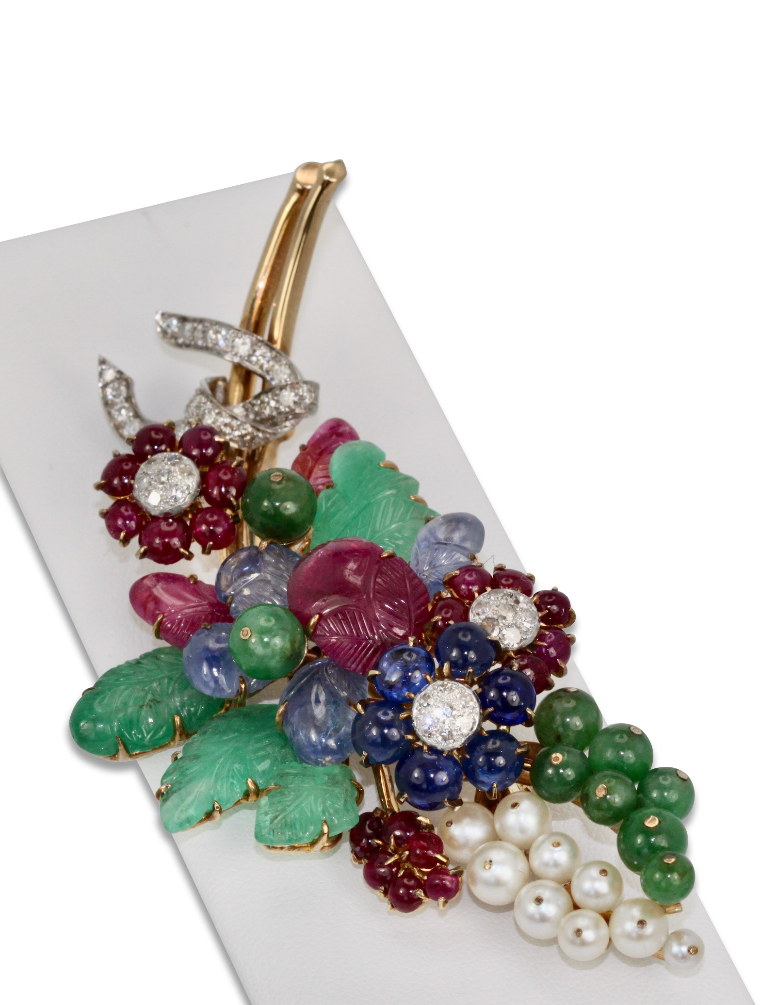 Gem-set brooch with certificate