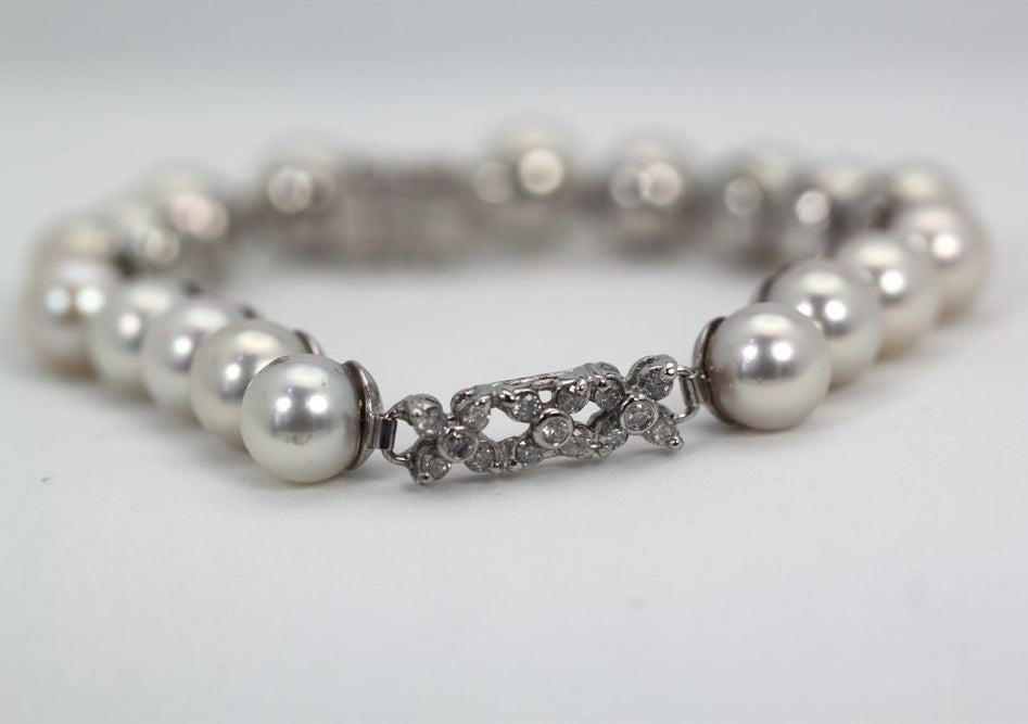 Estate Akoya Pearl Bracelet With Diamonds