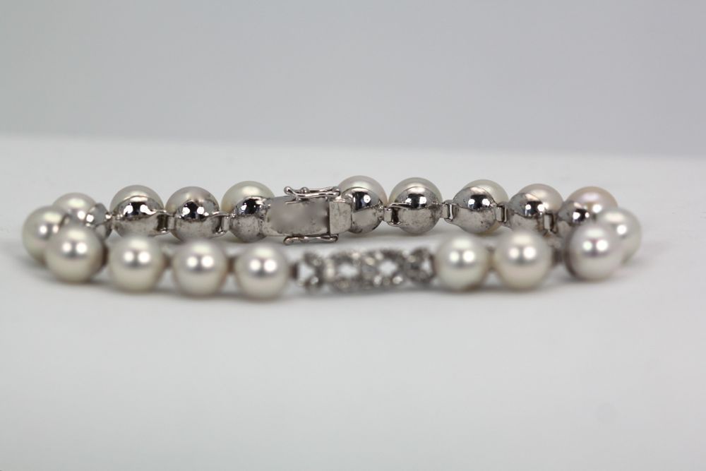 Estate Akoya Pearl Bracelet With Diamonds