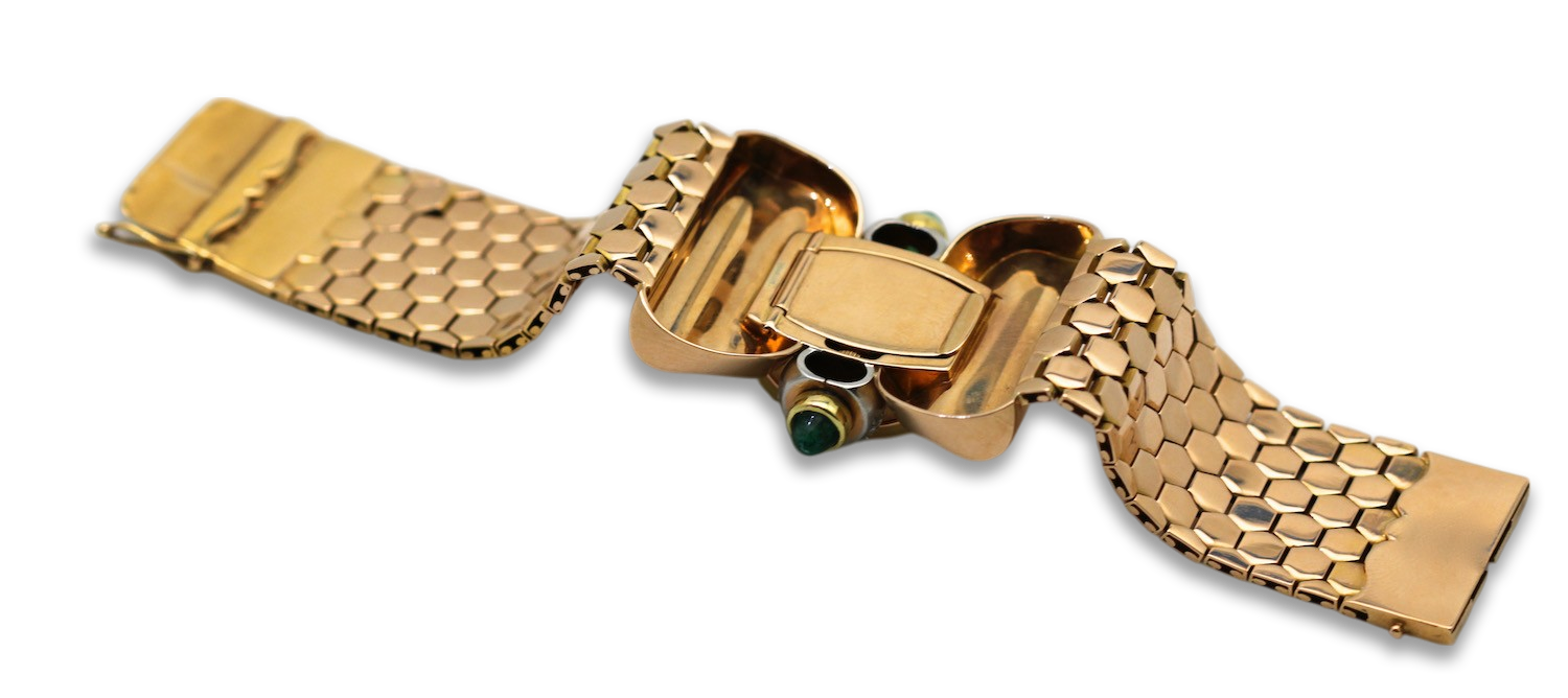 Retro Diamond Emerald Covered Wristwatch