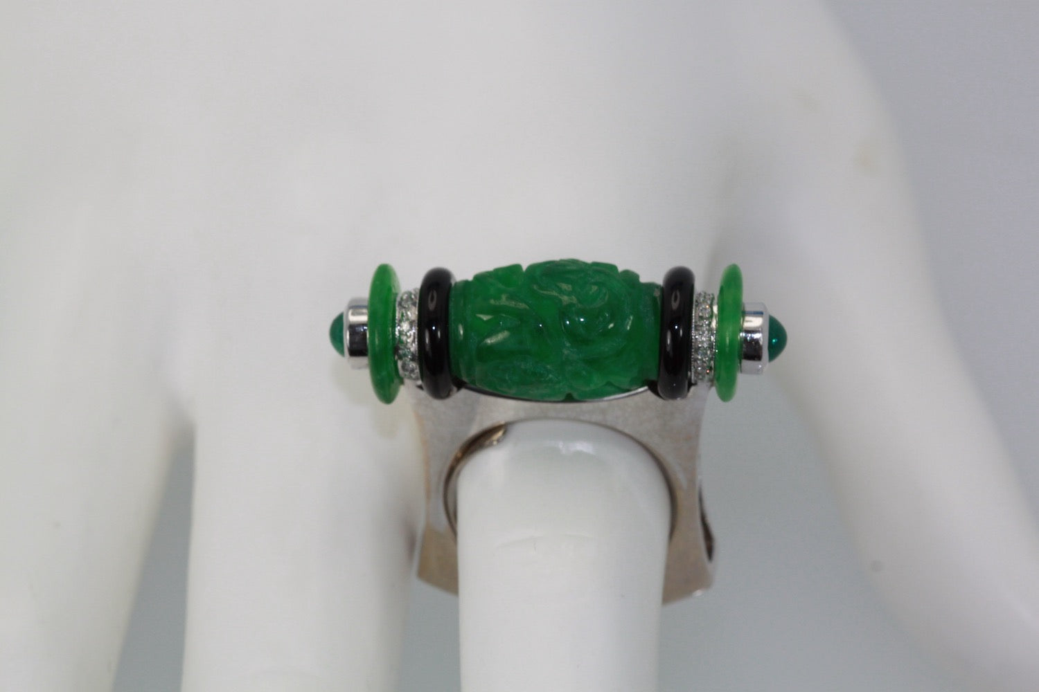  Onyx Cabochon Emerald Ring