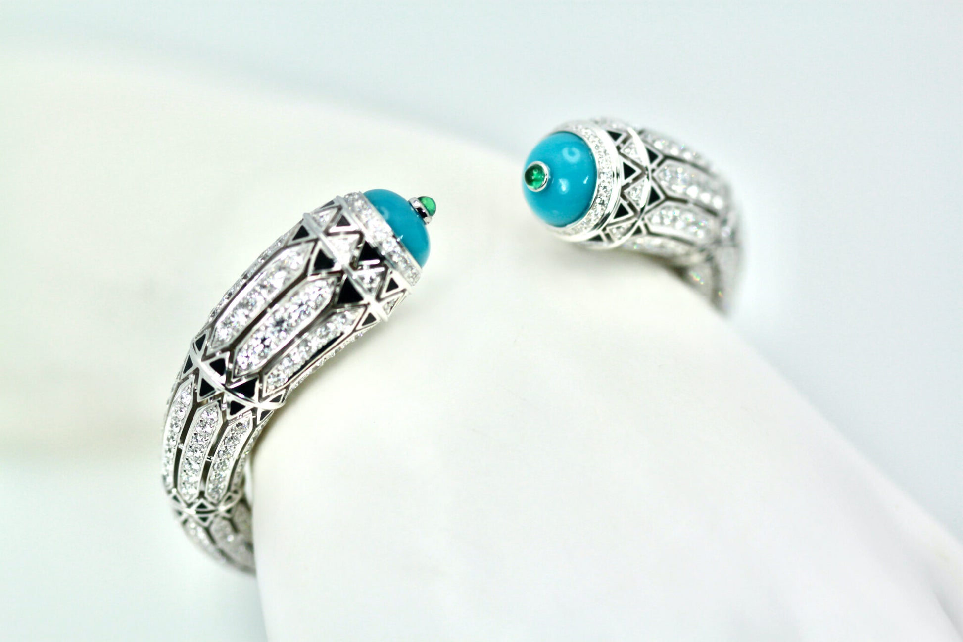 Cartier Deco bracelet with turquoise and 540 diamonds