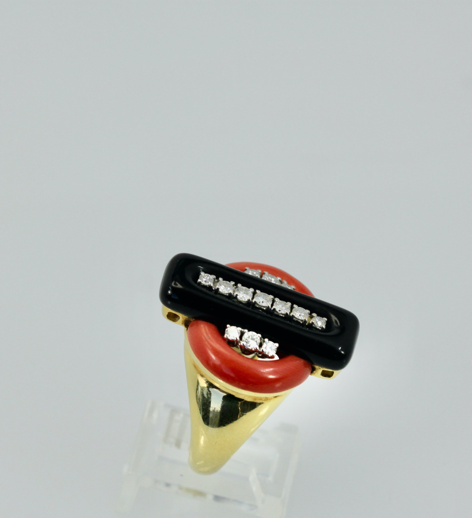 Deco-style 18K cocktail ring
