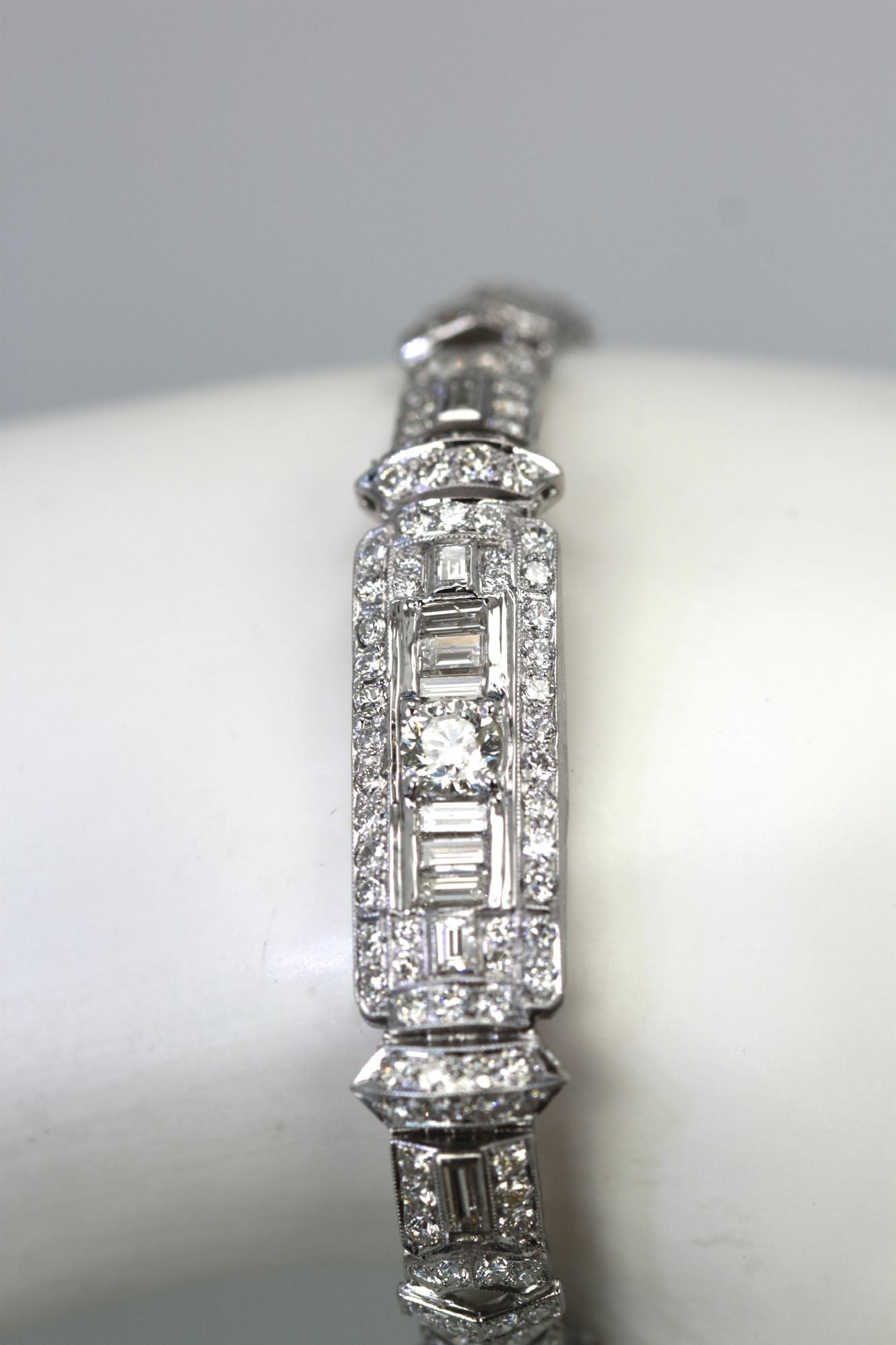Deco 18K Round & Baguette Diamond 6.97 Carats Bracelet