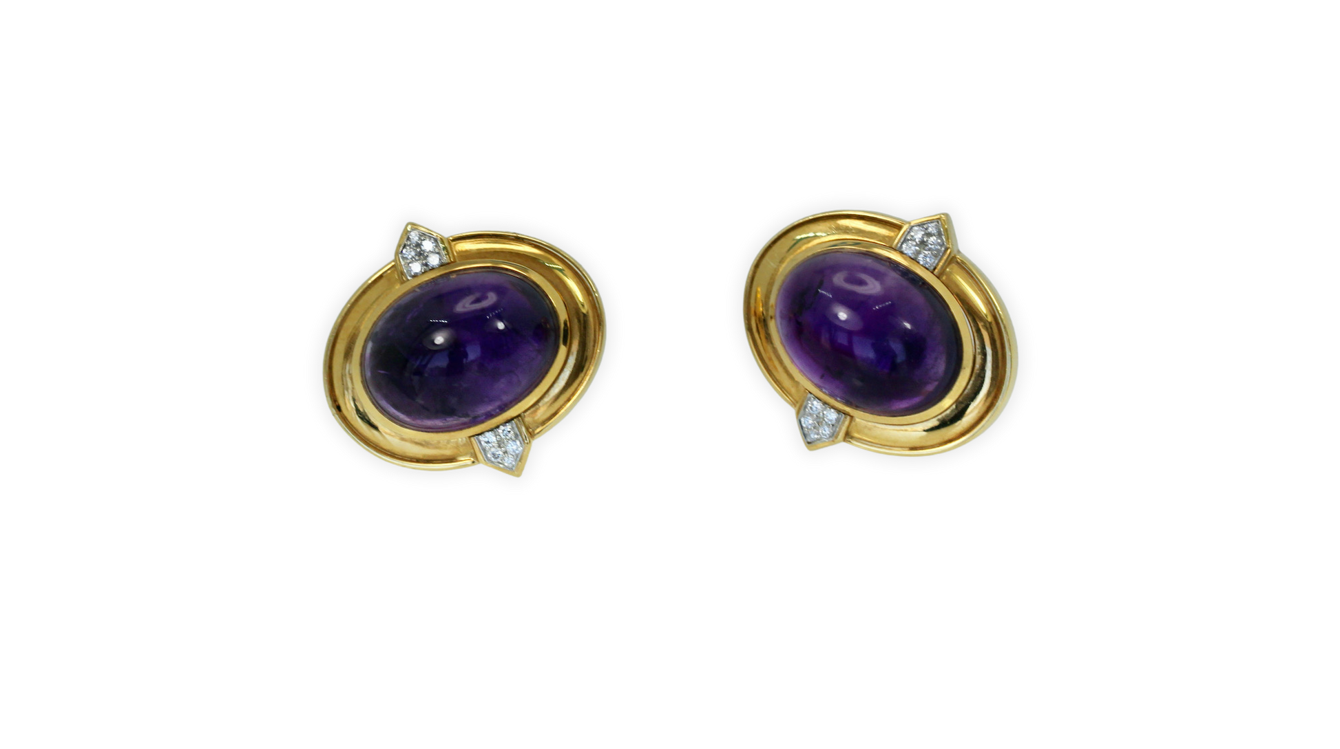 Cabochon amethyst studs, 18K