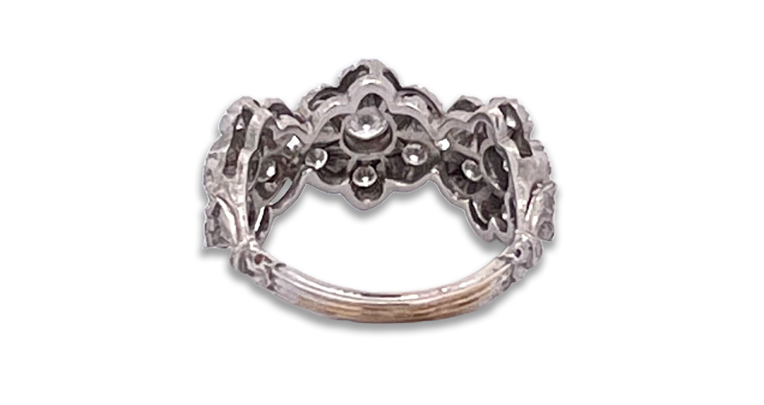 18K white gold floral ring