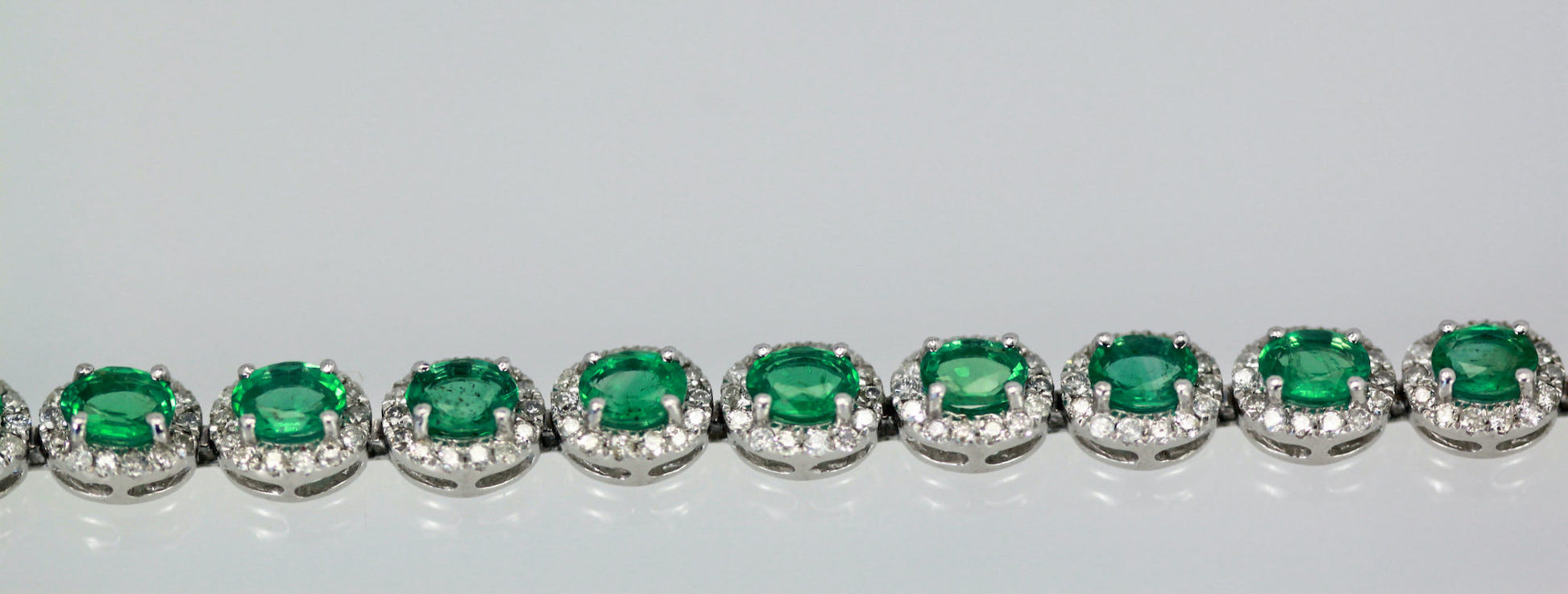 Emerald and diamond link bracelet