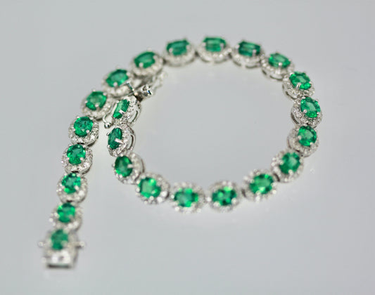 Emerald and diamond link bracelet