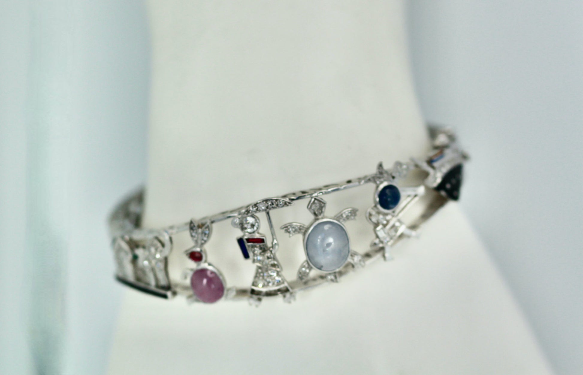 Deco-style platinum bracelet
