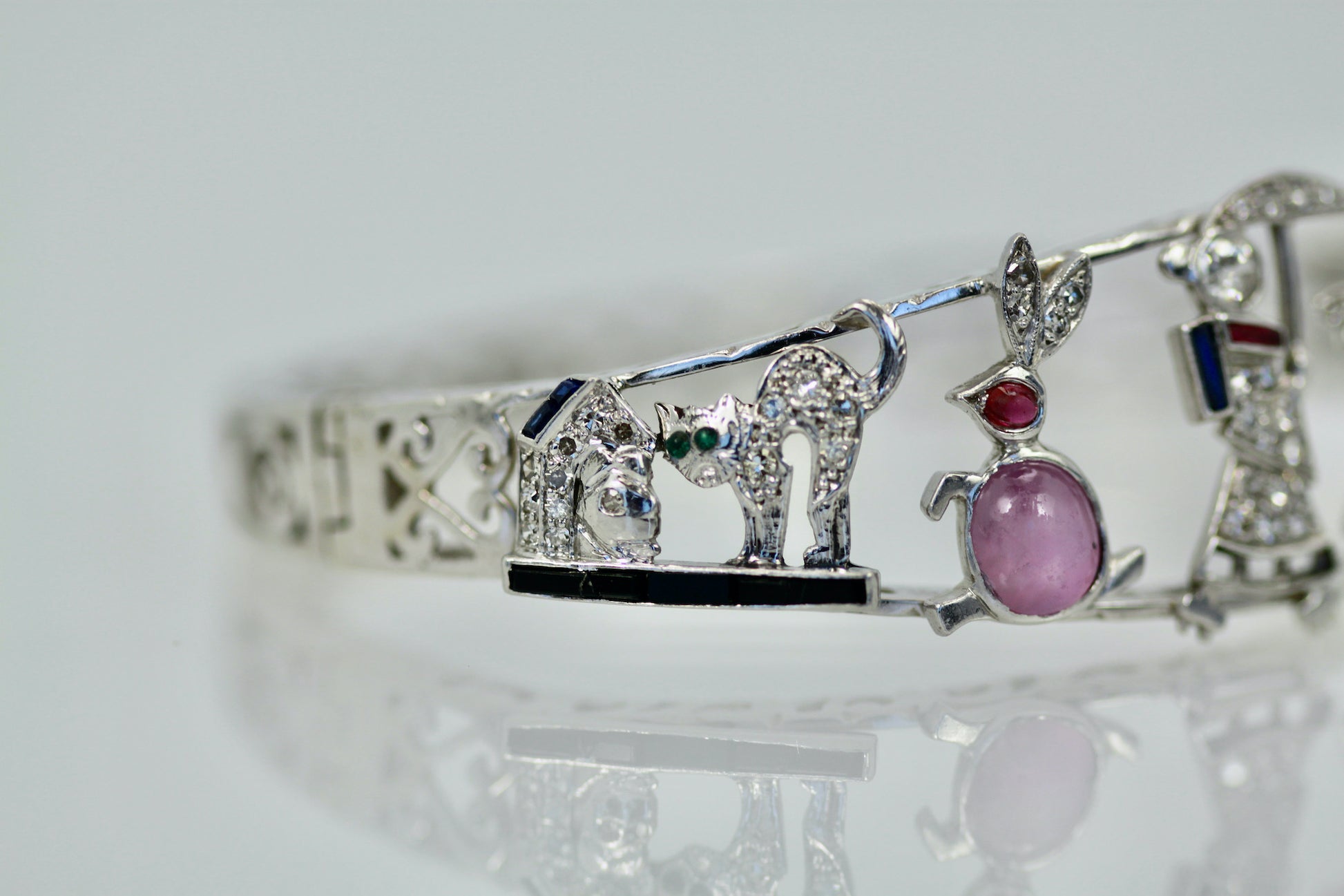 Deco-style platinum bracelet