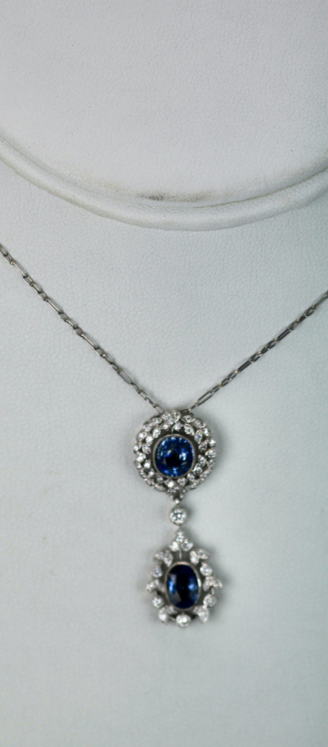 Sapphire and diamond pendant, 18K