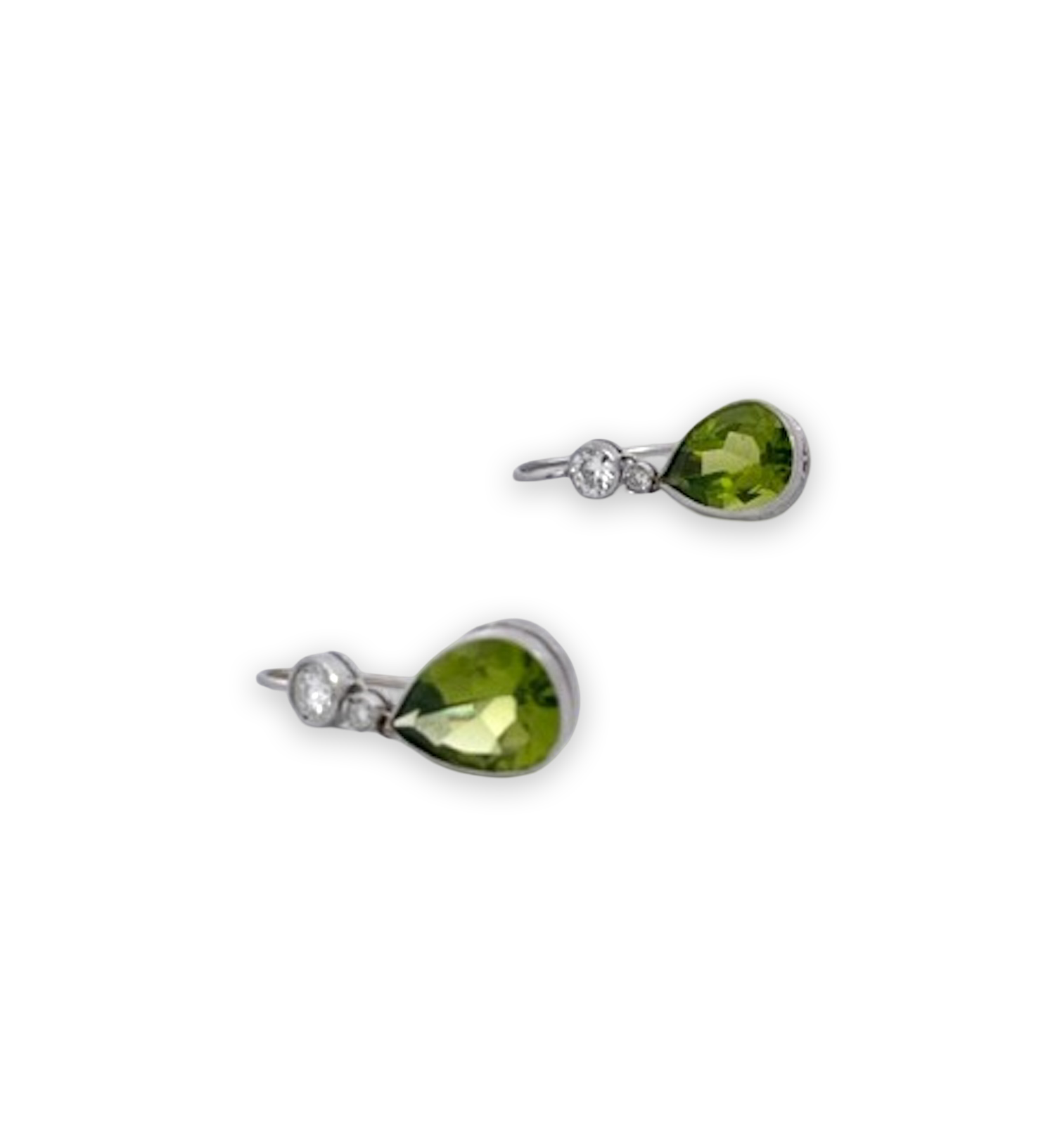 Pear-shaped peridot earrings
