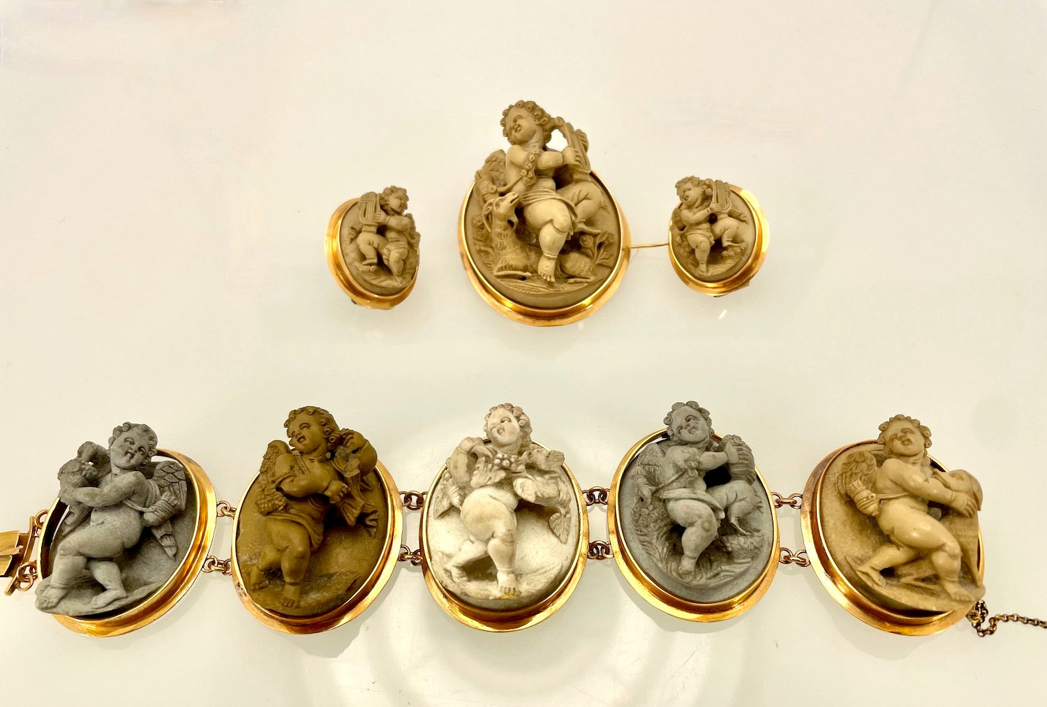 Victorian lava cameo suite