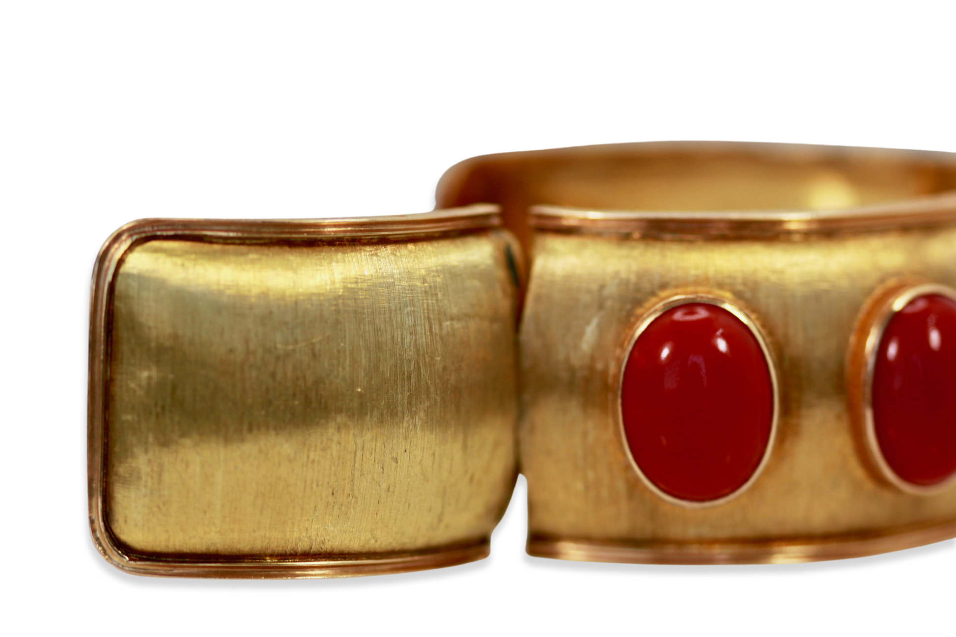 18K Buccellati gold coral cuff