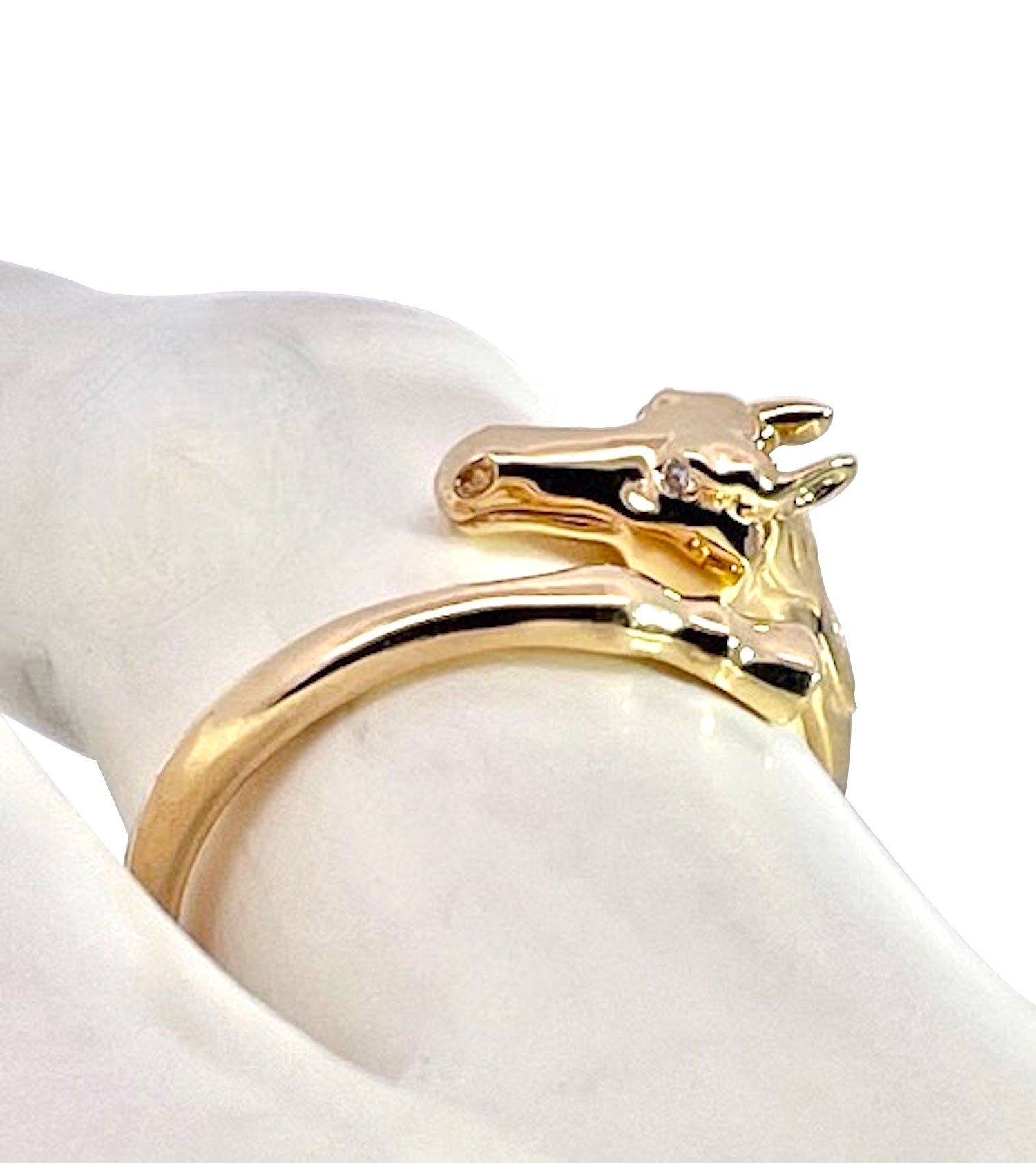 Horse motif ring in 14K yellow gold