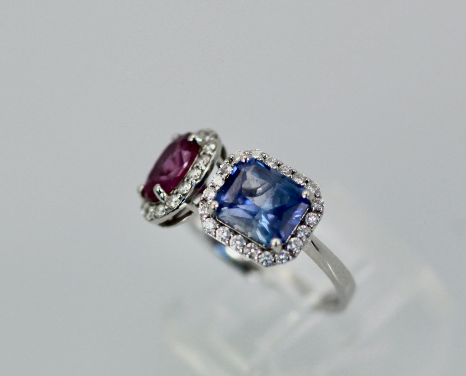 18K Blue and Pink Sapphire Diamond Ring 3.28 carats