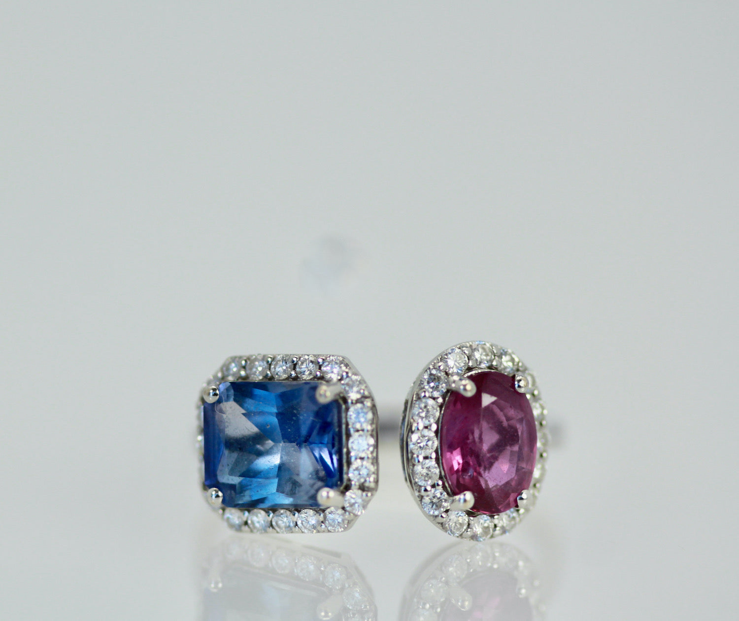 18K Blue and Pink Sapphire Diamond Ring 3.28 carats