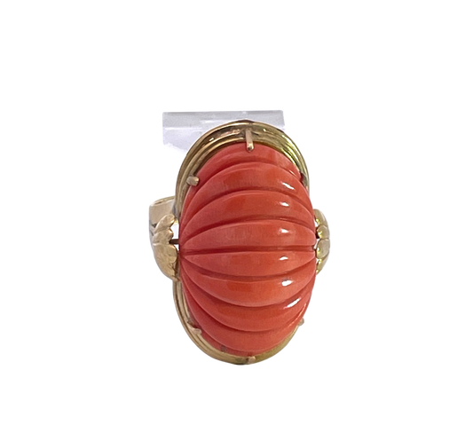Vintage Gold Ring with Ribbed Coral