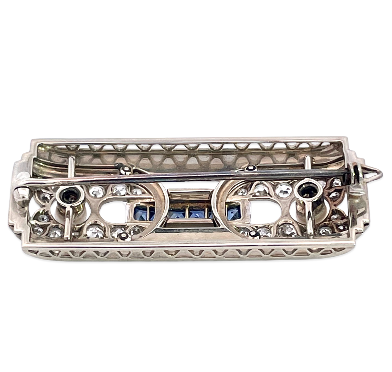 Unique vintage UK brooch