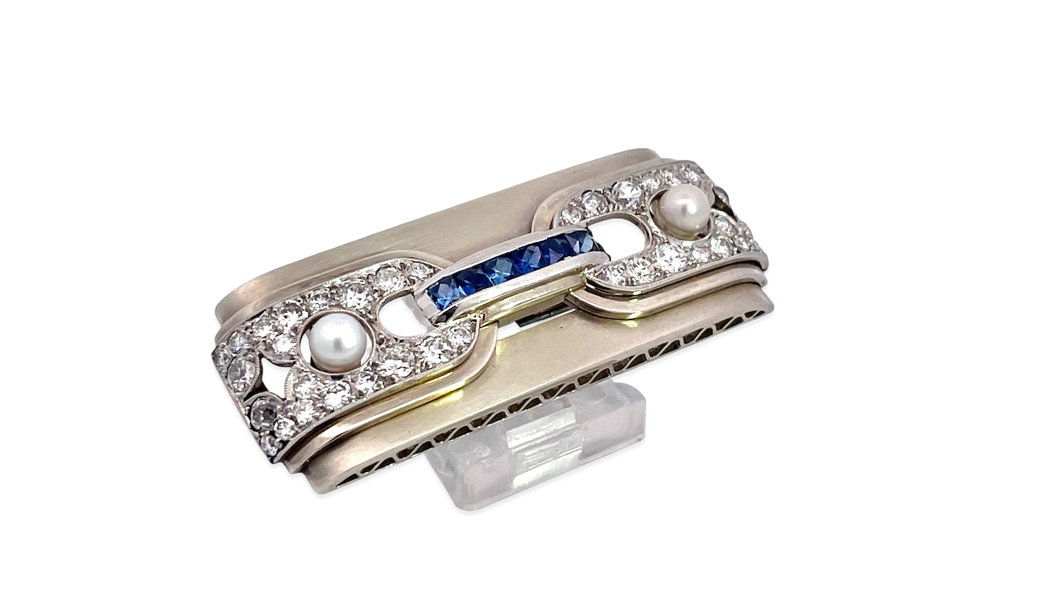 Vintage UK brooch with sapphires