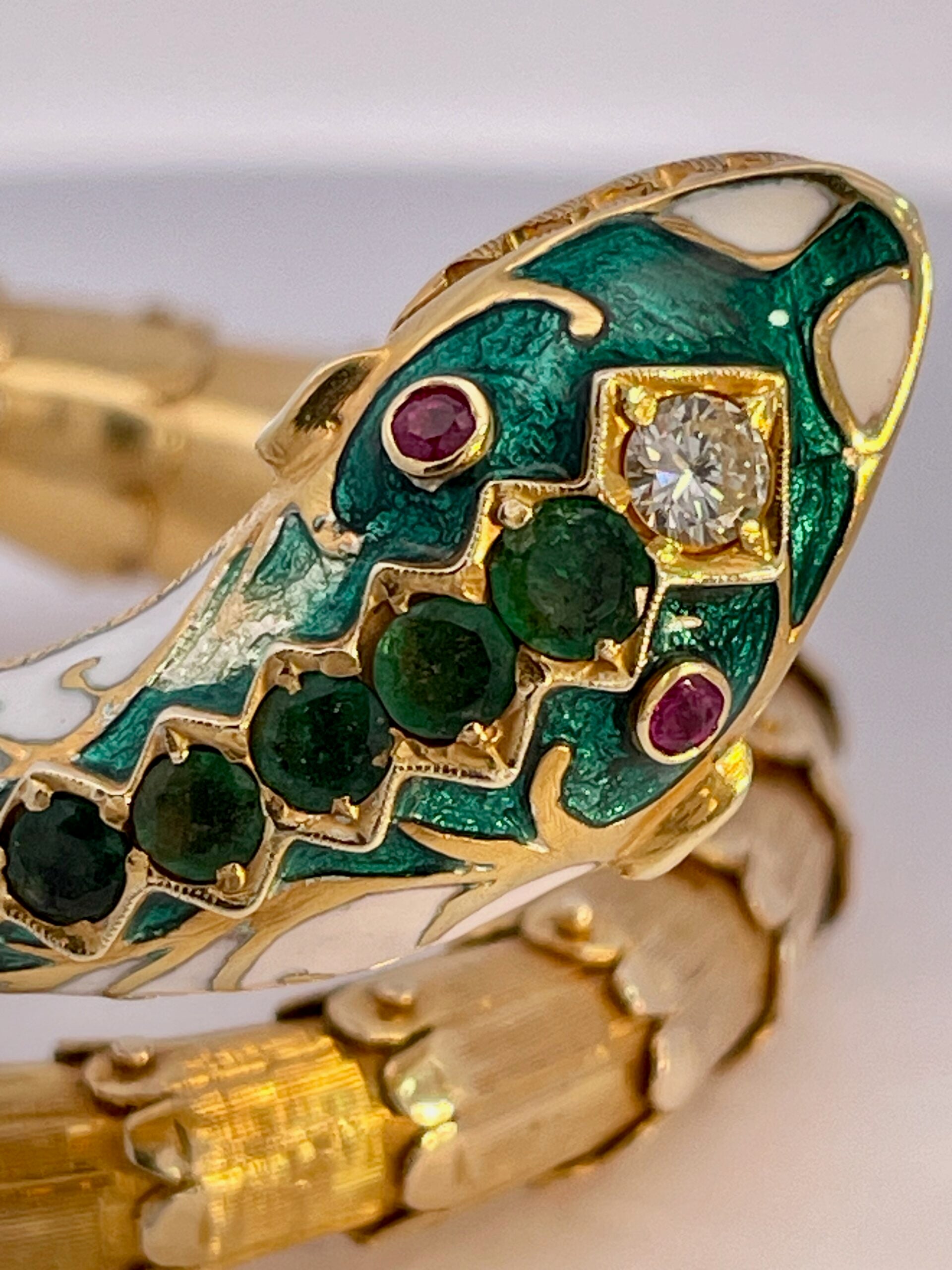 Luxury Snake Bracelet with Diamond and Emerald