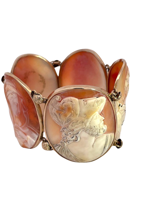 Decorative item with a face design 