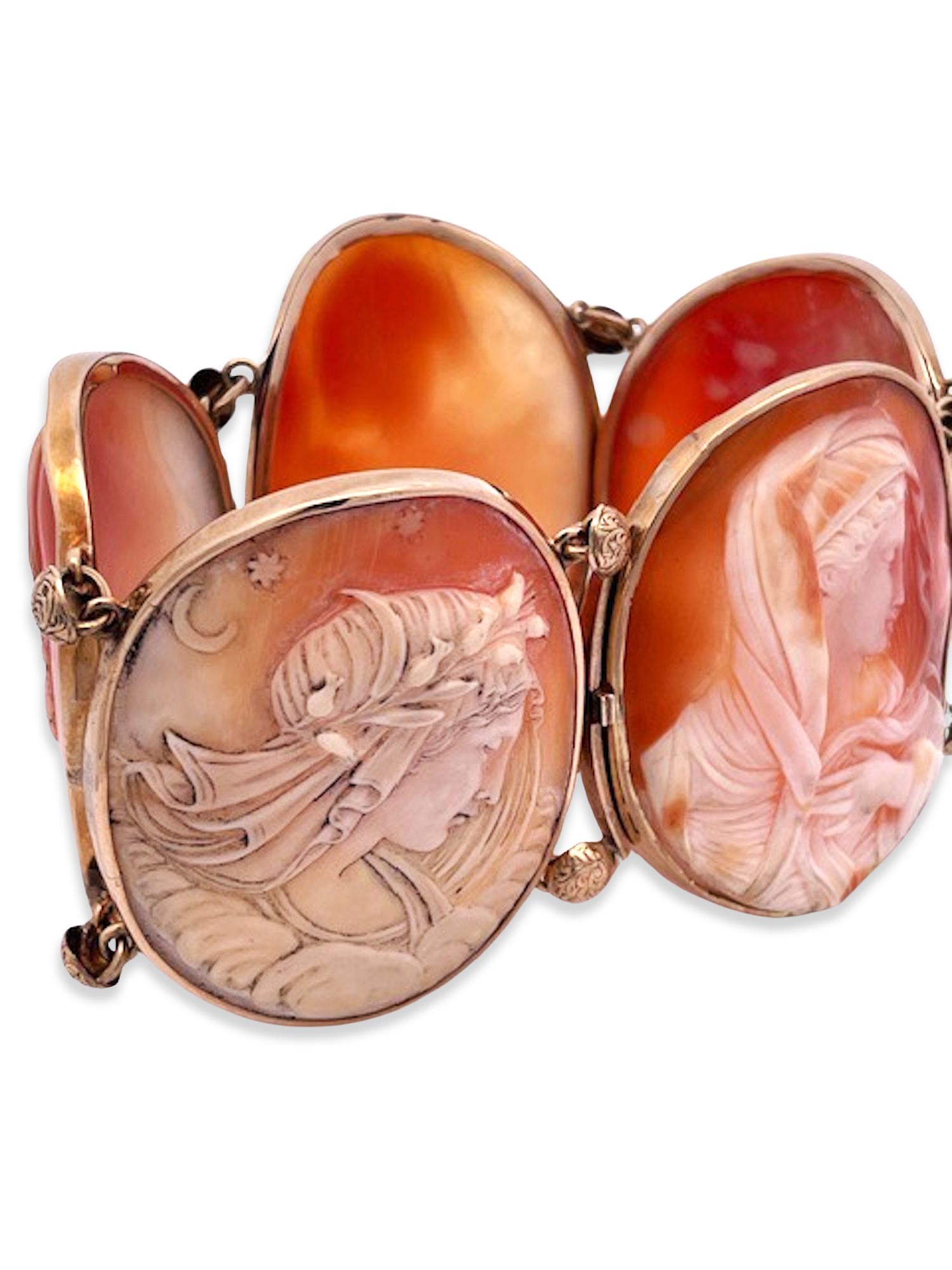 61g gold cameo bracelet, 7.25 inch