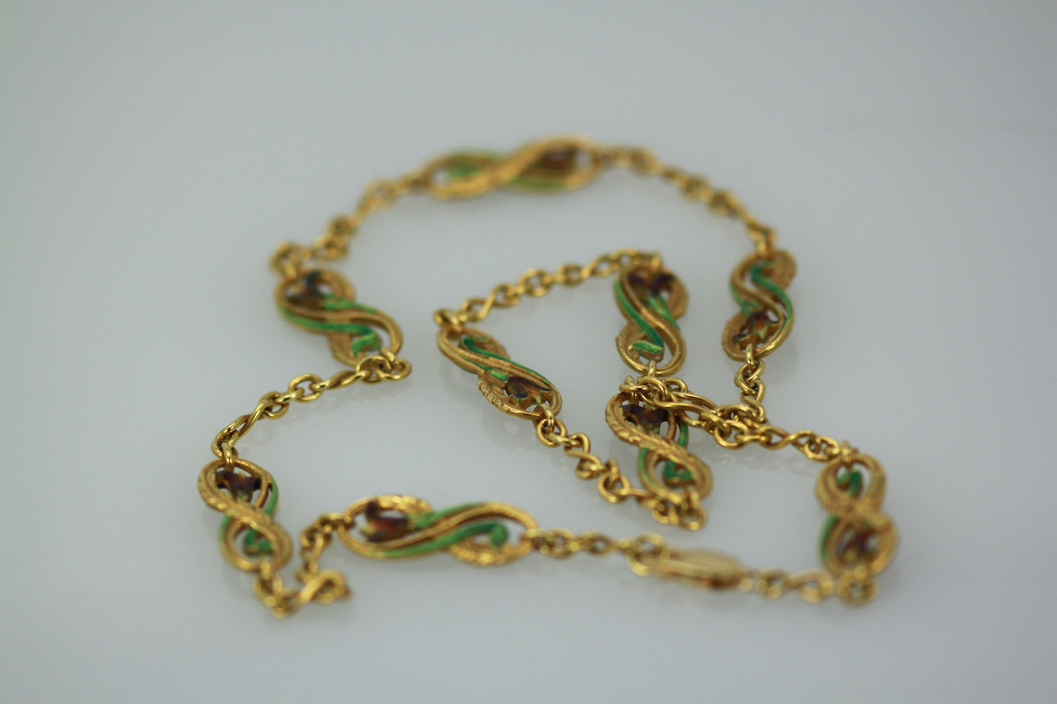 Masriera Pique a Jour Long Chain 18K