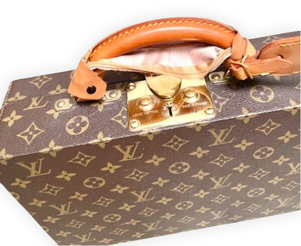 Unused LV jewelry case with velvet interior