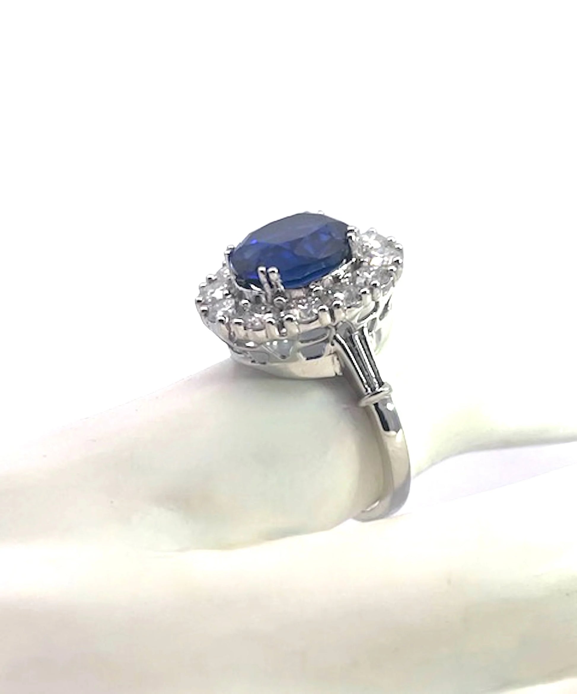 18K White Gold Deep Blue Sapphire Ring