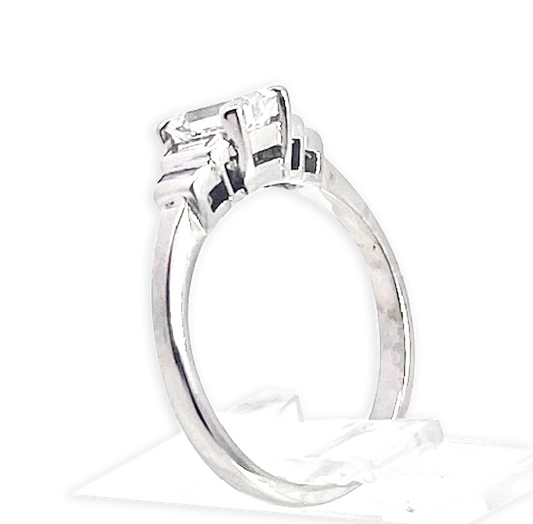 18K White Gold 5 stone Diamond Ring