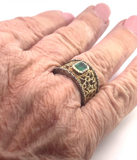 18K Renaissance Inspired Ring w/Emerald center