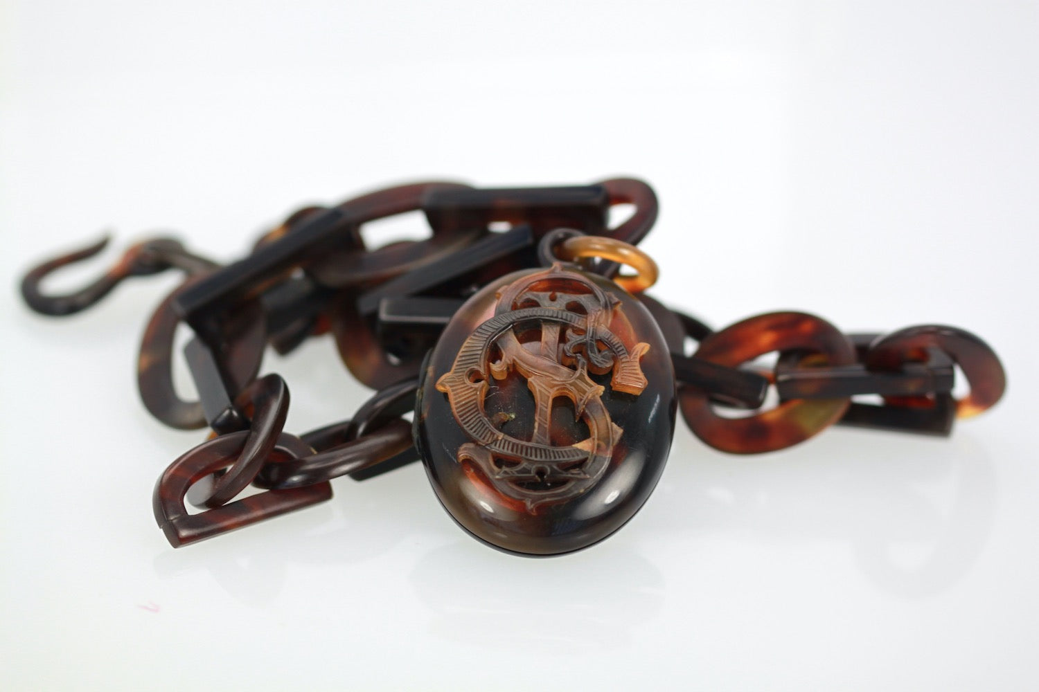 Tortoise shell locket, 1890s