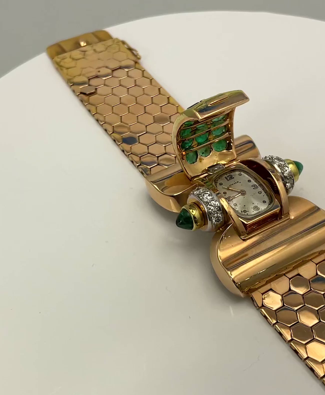 Retro Diamond Emerald Covered Wristwatch