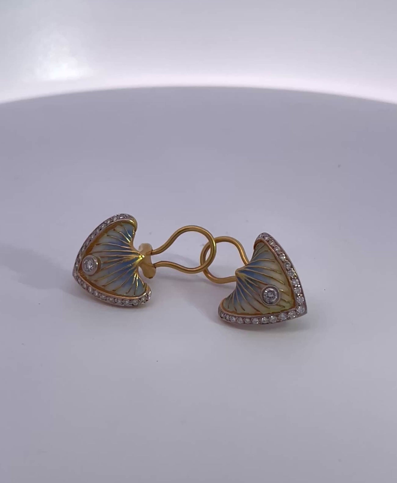 Masriera Triangle Earrings with Diamonds