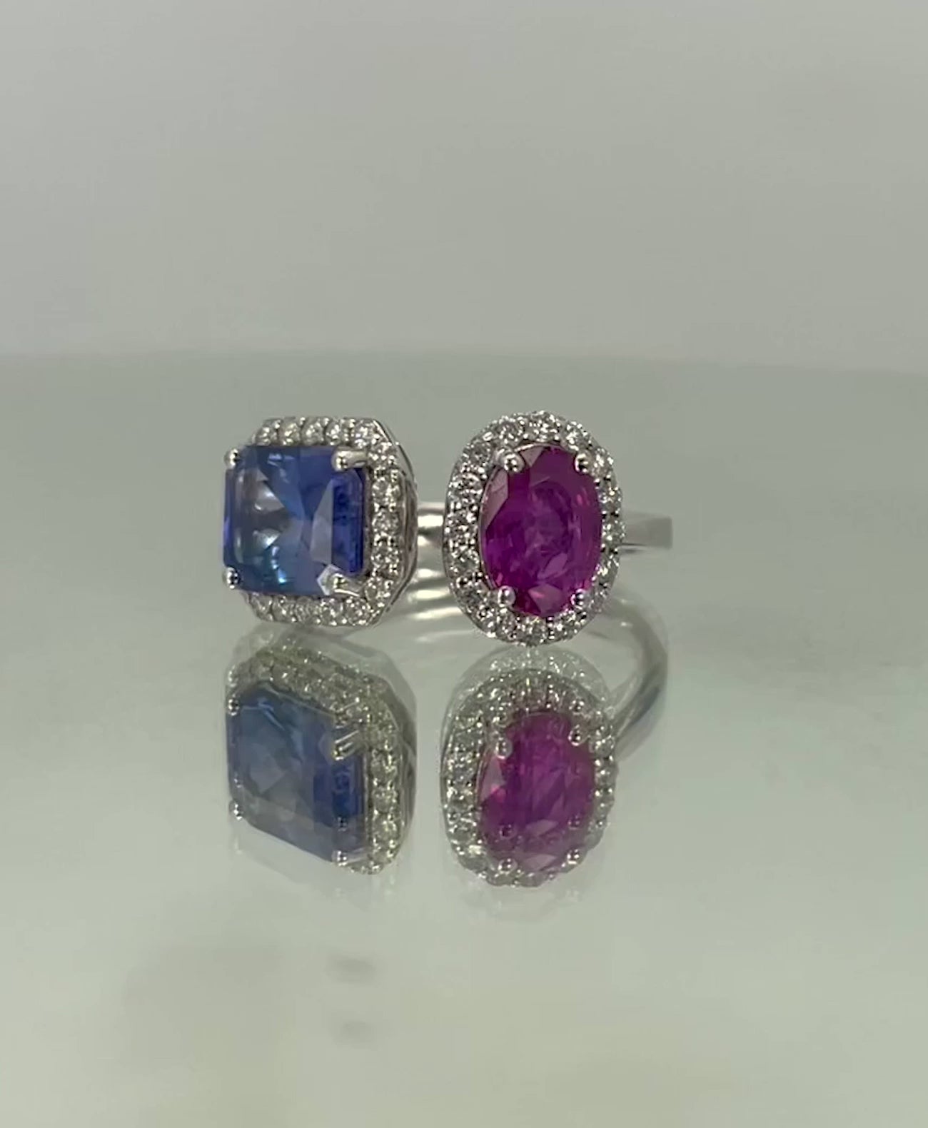 18K Blue and Pink Sapphire Diamond Ring 3.28 carats 
