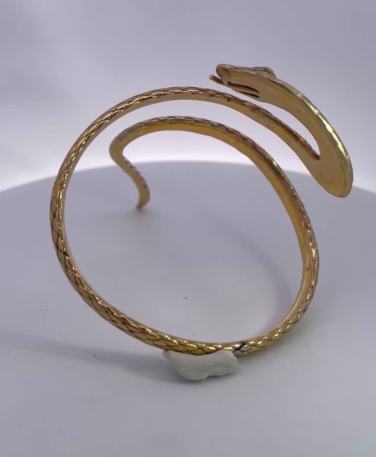 crisnottijewels video