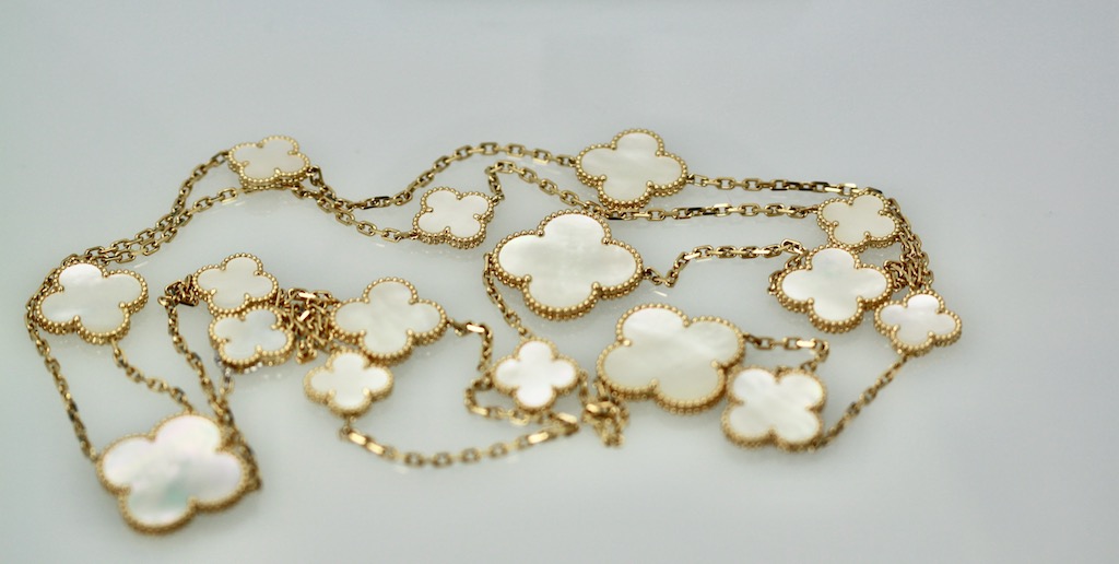 Clover Necklace | Gold & Mother of Pearl Necklace – QUEEN & GRACE