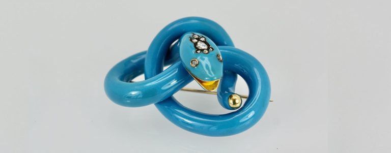 Antique Snake Brooch: A Timeless Look for Any Occasion