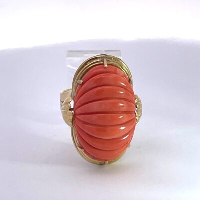 Yellow Gold Ribbed Coral Ring 1970’s 14K