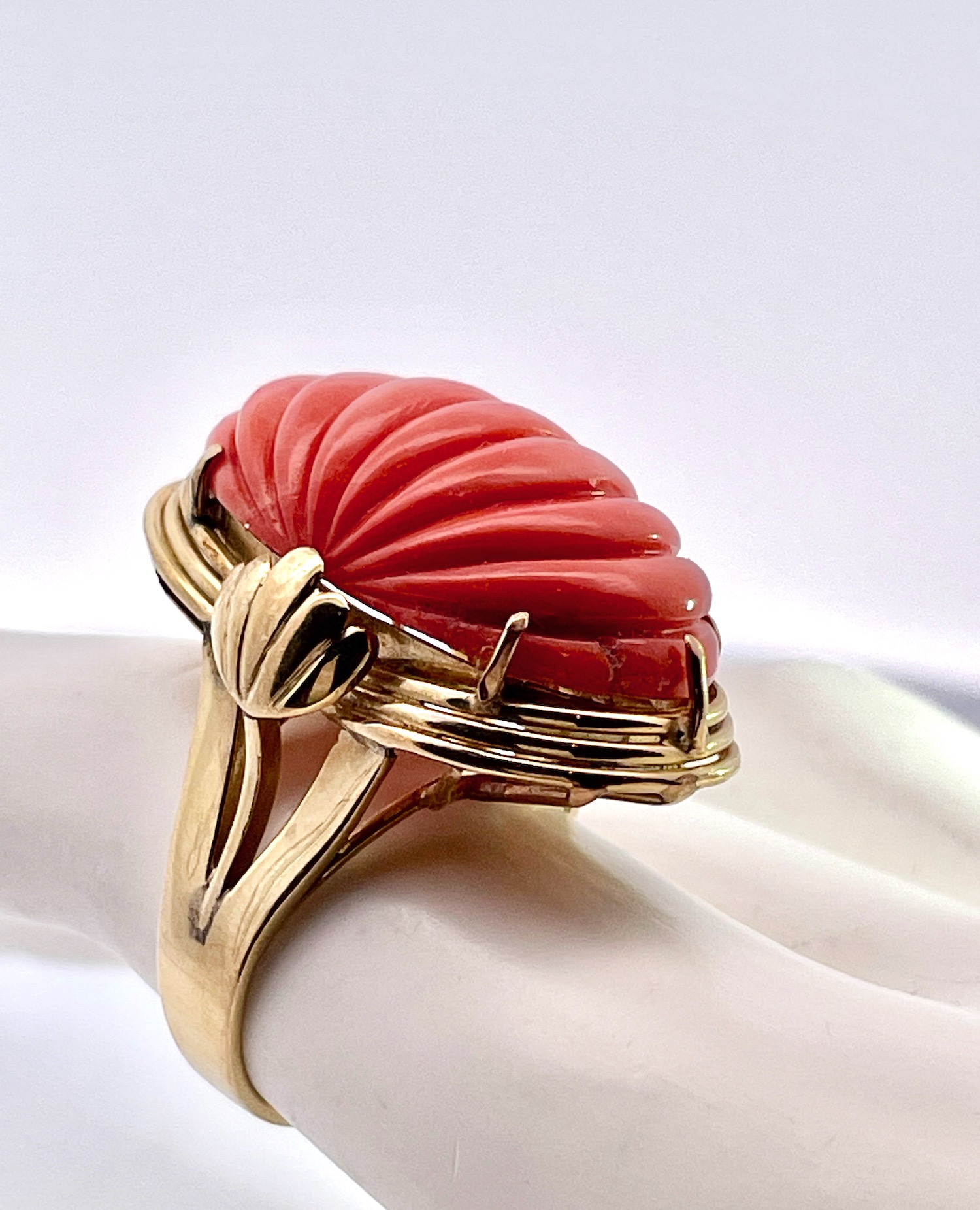 Yellow Gold Ribbed Coral Ring 1970’s 14K