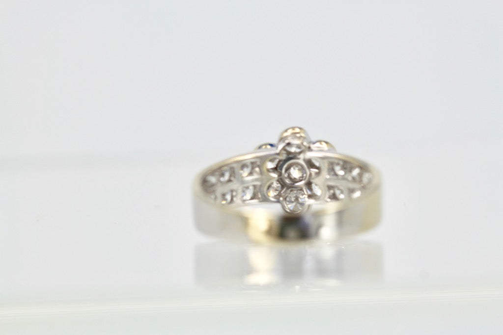 Van Cleef & Arpels Fleurette Diamond Ring - Detail View 3 | Cris Notti Jewels