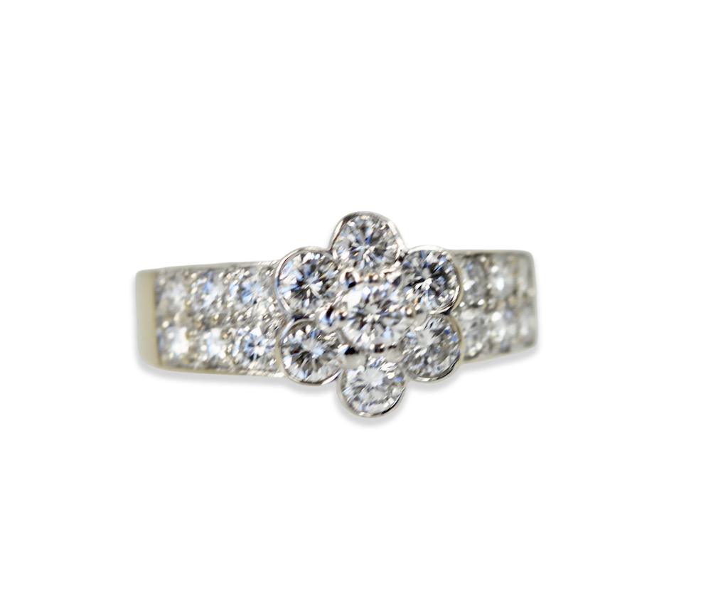Van Cleef & Arpels Fleurette Diamond Ring - Detail View 5 | Cris Notti Jewels
