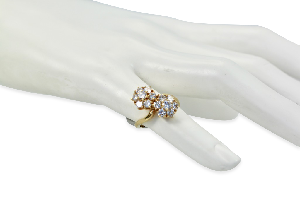 Van Cleef & Arpels Fleurette Double Flower Ring - Detail View 6 | Cris Notti Jewels
