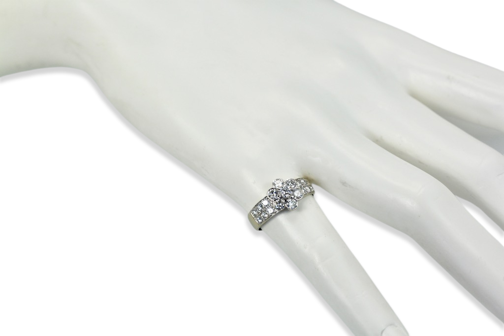 Van Cleef & Arpels Fleurette Diamond Ring - Detail View 7 | Cris Notti Jewels