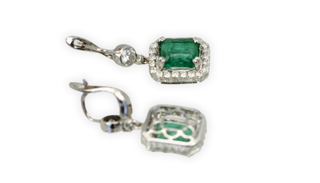 Emerald Diamond 18K Earrings - Detail View 3 | Cris Notti Jewels